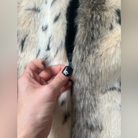 Vintage IZZI Kids Fuzzy Faux Fur Leopard Print Hooded Jacket SZ Small 7/8 Girls - Picture 14 of 16